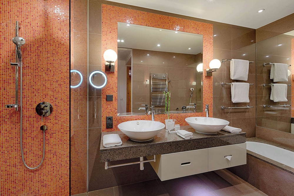 Classic Room (Deluxe Junior Suite) photo 2
