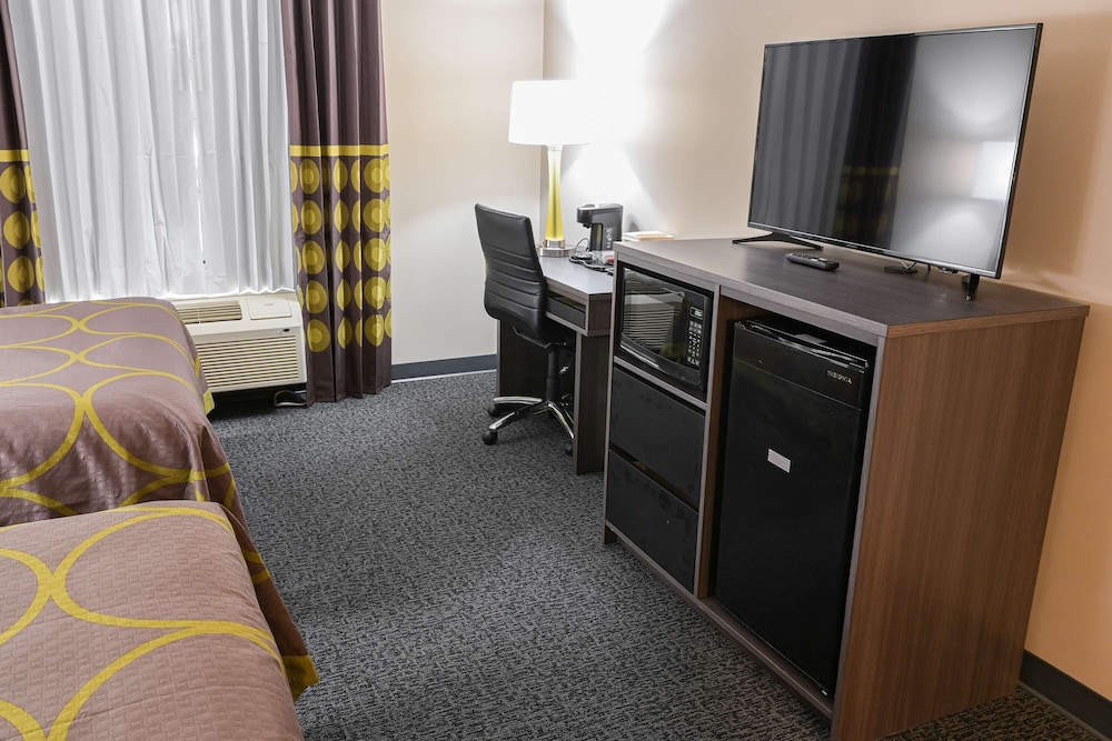 Room, 2 Queen Beds, Non Smoking - Photo 5