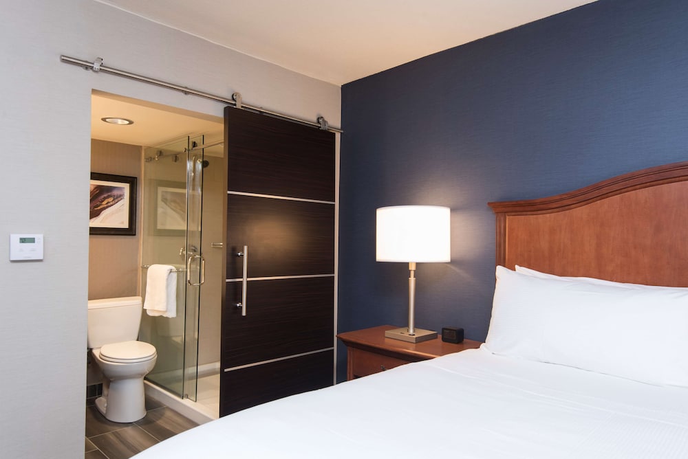 Suite, 1 King Bed, Non Smoking - Photo 5