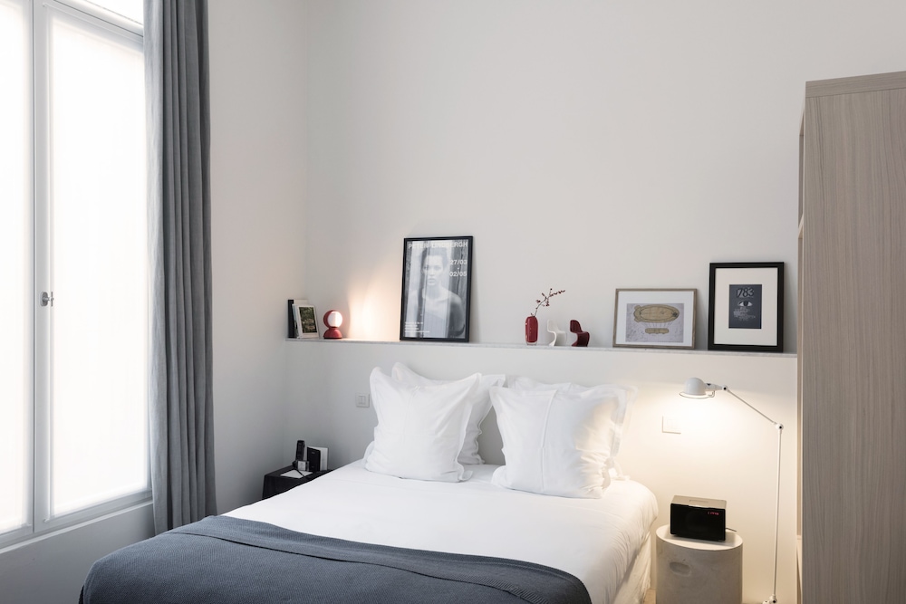 Julien Mood room photo 2