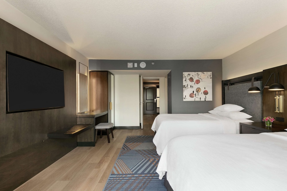 Suite, 2 Queen Beds, Accessible (Roll-in Shower) - Photo 2