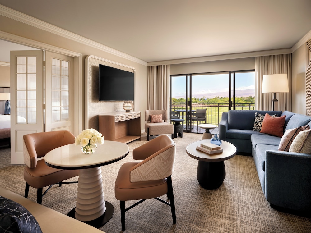 Suite, 1 King Bed, Ocean View (1 Bedroom. Accessible Shower)