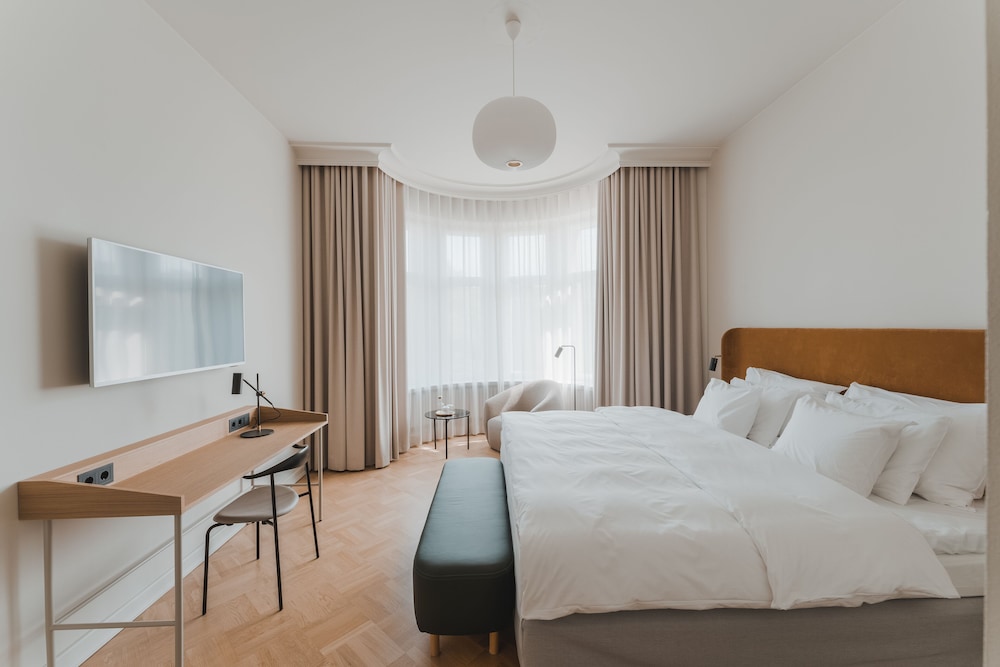 Room, 1 King Bed (Solo Supreme)