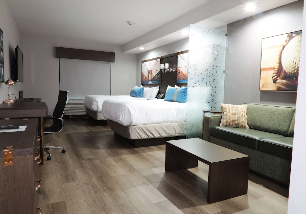 Suite, 2 Queen Beds, Accessible, Kitchenette (Kitchenette ) - Photo 2