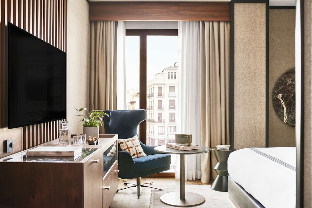 Room, 1 King Bed, Balcony
