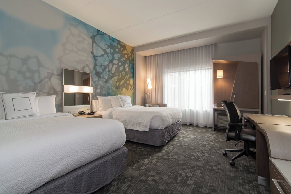 Room, 2 Queen Beds photo 1