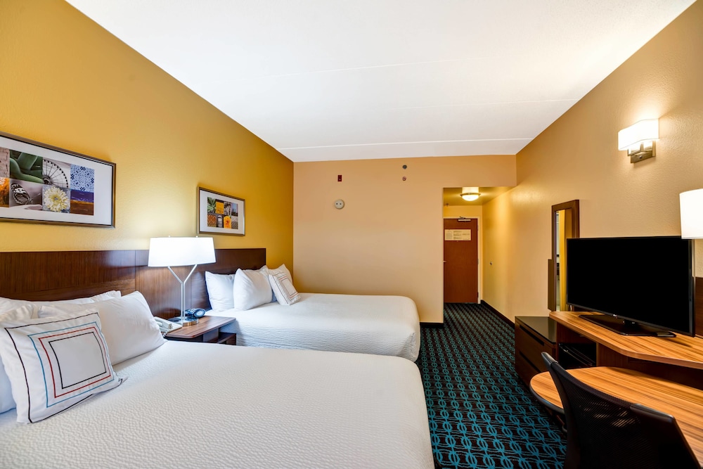 Room, 2 Queen Beds - Photo 3