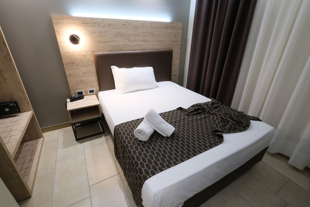 Basic Single Room, 1 Twin Bed, Non Smoking