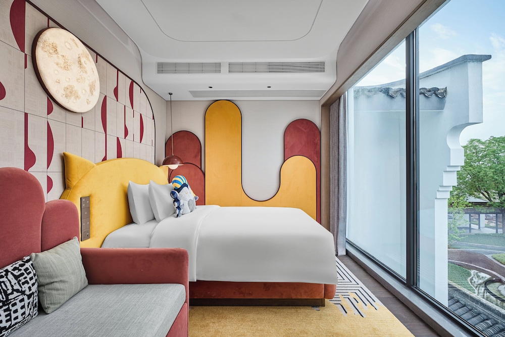 Grand Room, 1 King Bed