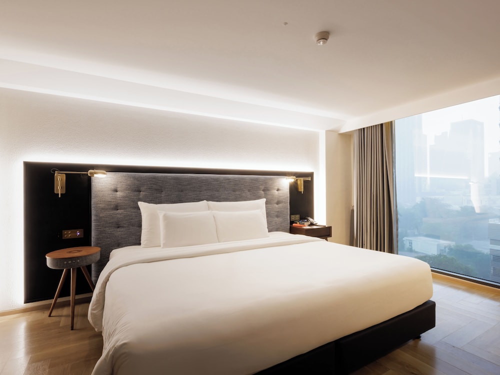 Room, 1 King Bed (Uptown)