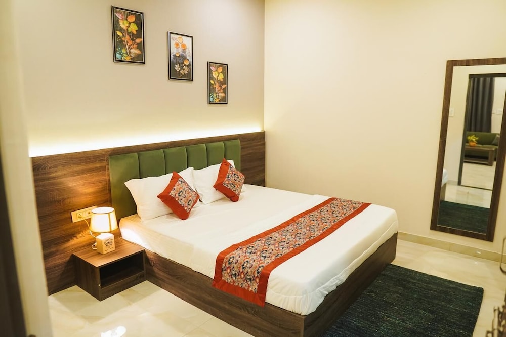 Family Double Room, Balcony, Garden View
