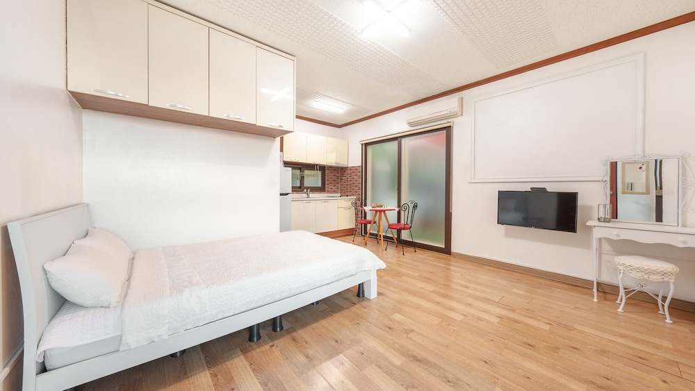 Basic Room, 1 Bedroom (Poodle 103) photo 2