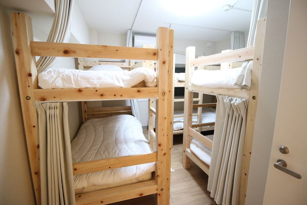 Bed in 6-Bed Female Dormitory Room, Non Smoking photo 3