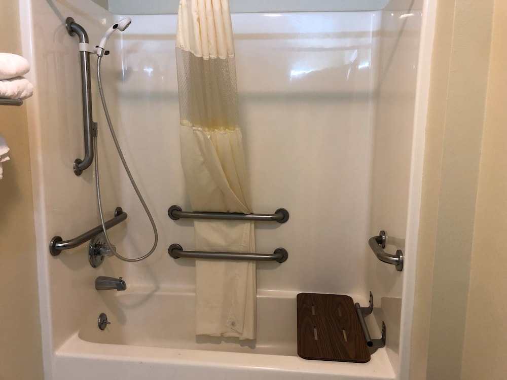 Room, 1 King Bed, Accessible Benched Tub, Non Smoking - Photo 2