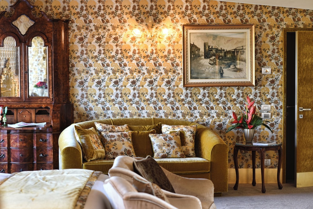 Presidential Suite, 1 King Bed, Terrace