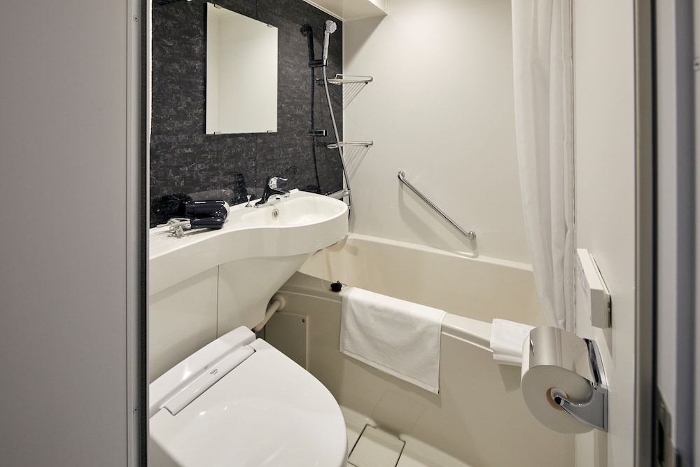 Basic Quadruple Room - Photo 5