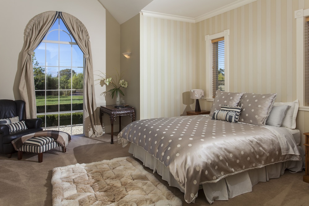 Standard Room, Ensuite photo 1
