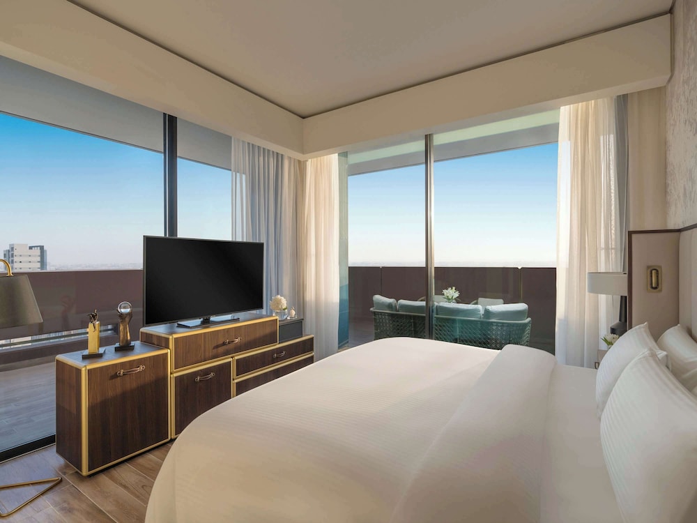 Executive Room, 2 Bedrooms, Terrace thumbnail 6