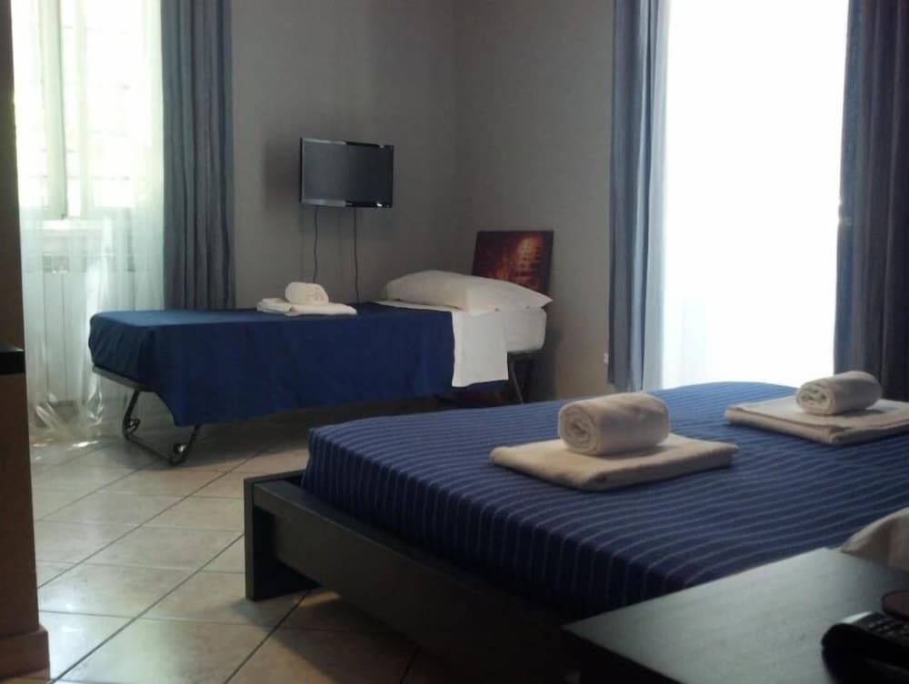 Basic Triple Room