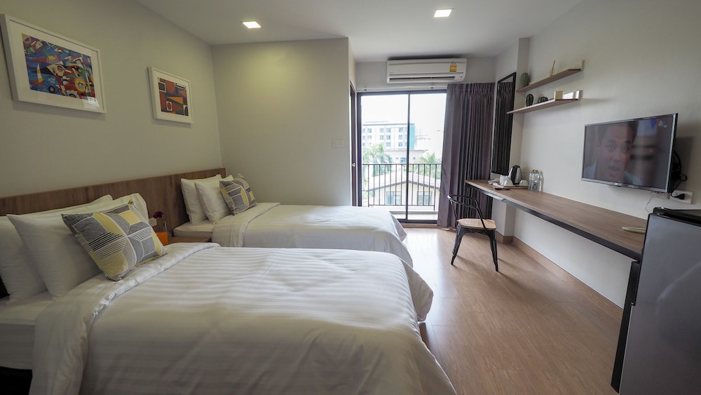 Standard Twin Room, Terrace, City View photo 3