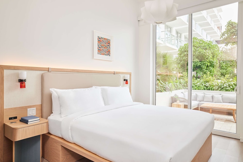 Suite, 1 King Bed with Sofa bed, Terrace