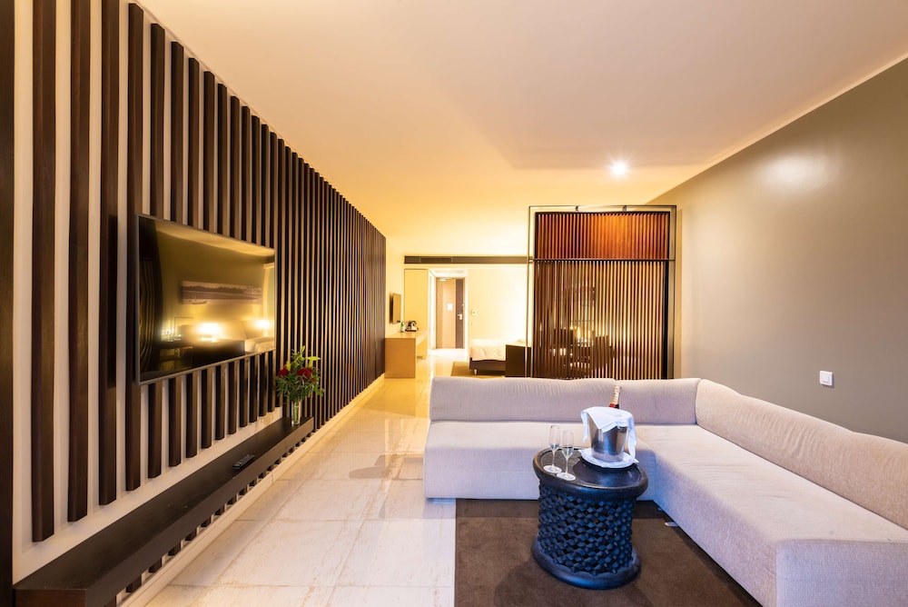 Suite, Balcony, Sea View - Photo 4