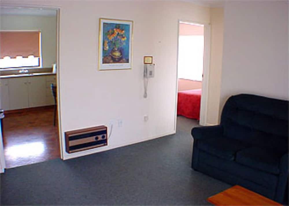 Two-Bedroom Apartment photo 3