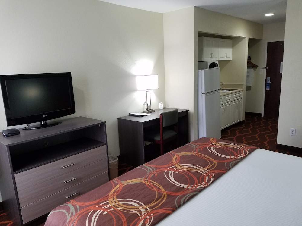 Room, 1 King Bed, Non Smoking - Photo 3