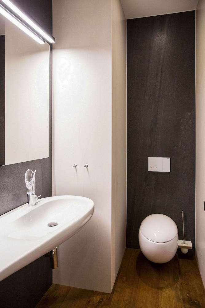 Suite, 1 Bedroom, 2 Bathrooms