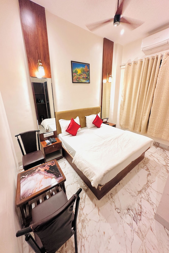Deluxe Room - Photo 6