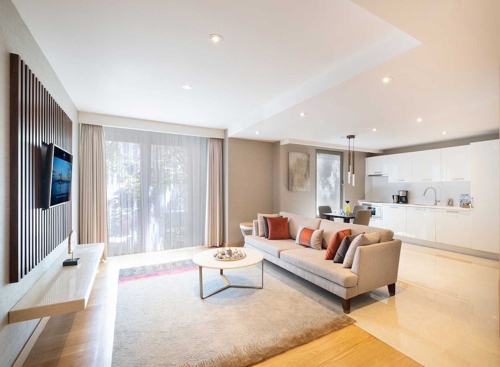 Park Bosphorus One Bedroom Residence with City View photo 3