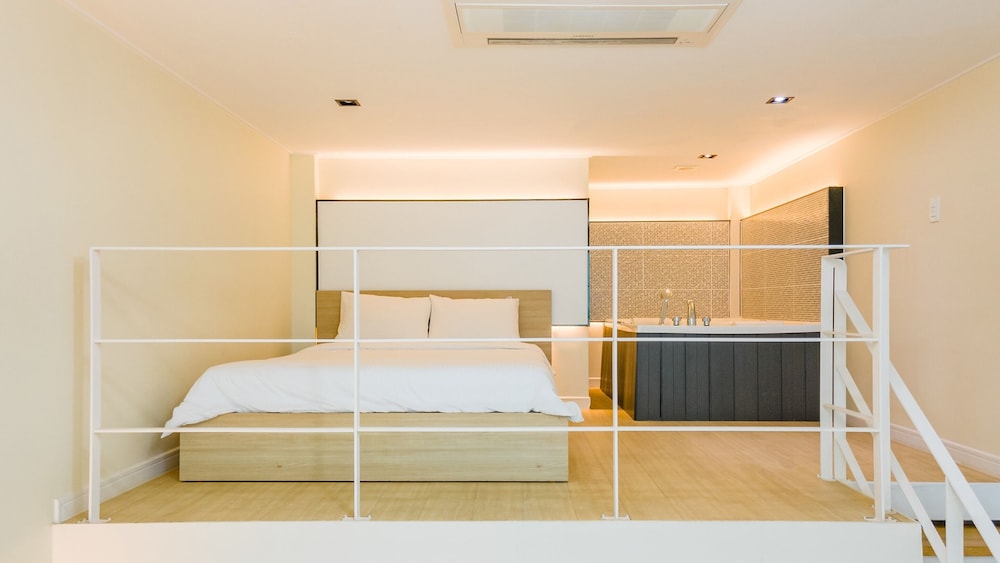 Basic Room, 1 Bedroom (Room303 (Duplex/Spa)) photo 3