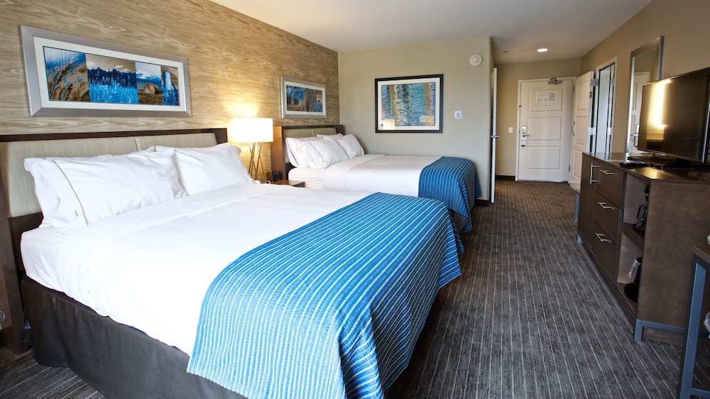 Standard Room, 2 Queen Beds, Accessible (Hearing) photo 3