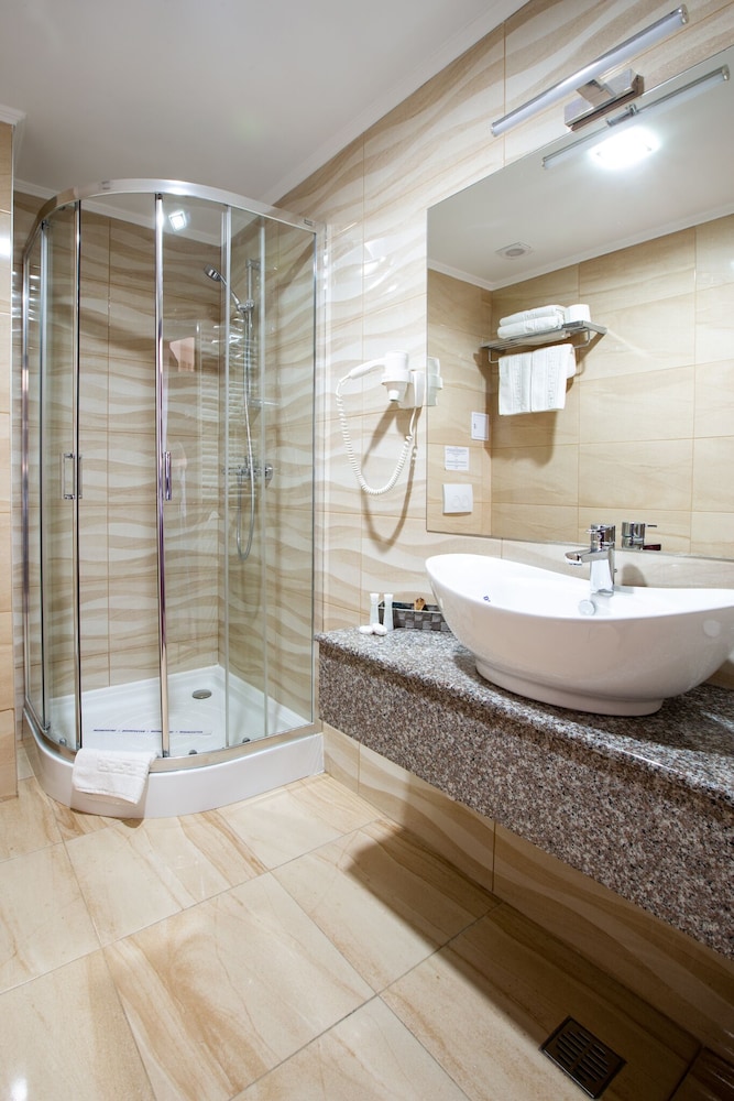 Superior Double Room, Partial Sea View - Photo 8