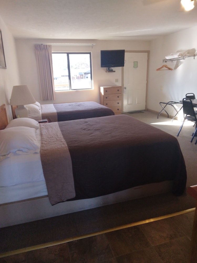 Lodge 2 Queen Beds with Kitchen photo 1