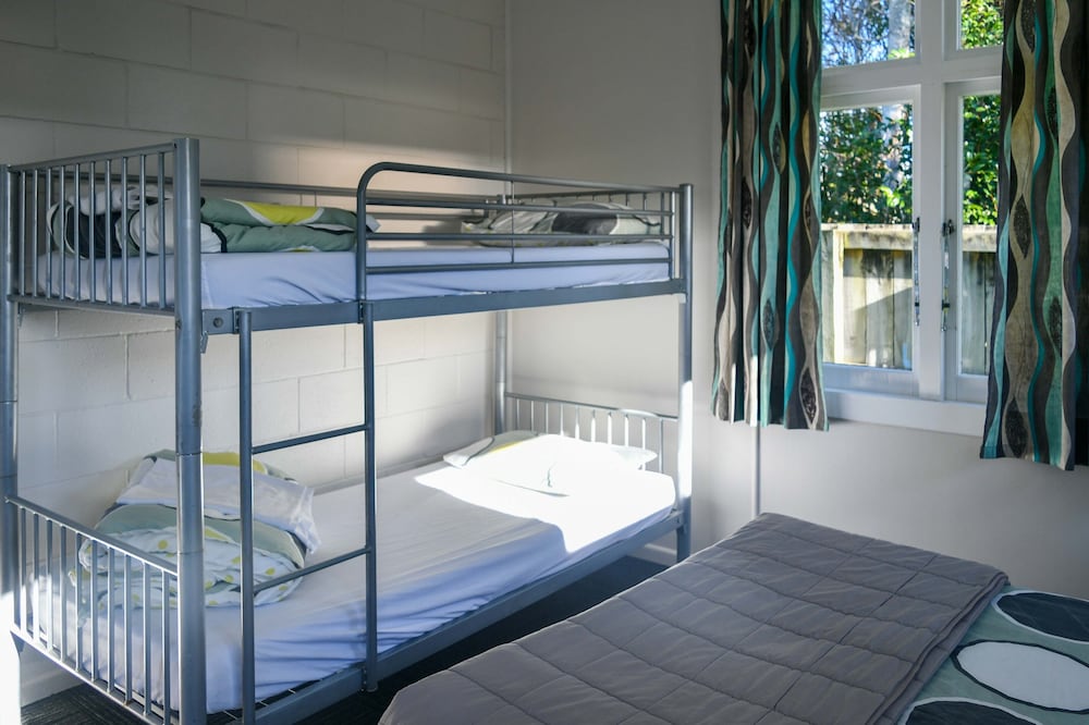 Family Studio, Non Smoking, Shared Bathroom (Standard Cabin - Family 4) photo 2