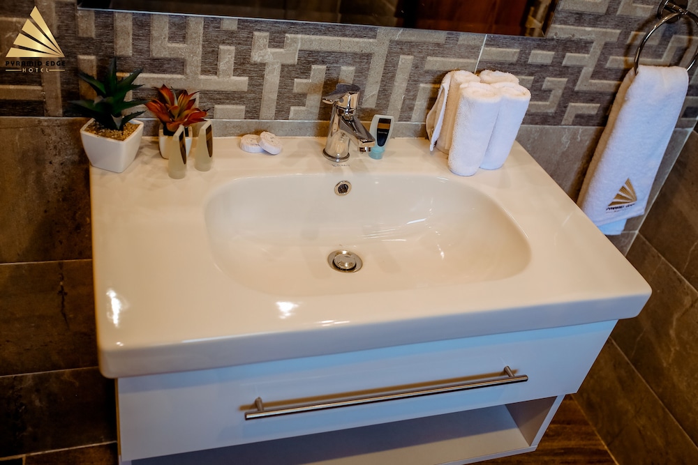 Executive Suite, Jetted Tub (Pyramids View) - Photo 12