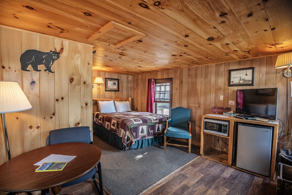 Cabin, 1 Queen Bed, River View photo 3