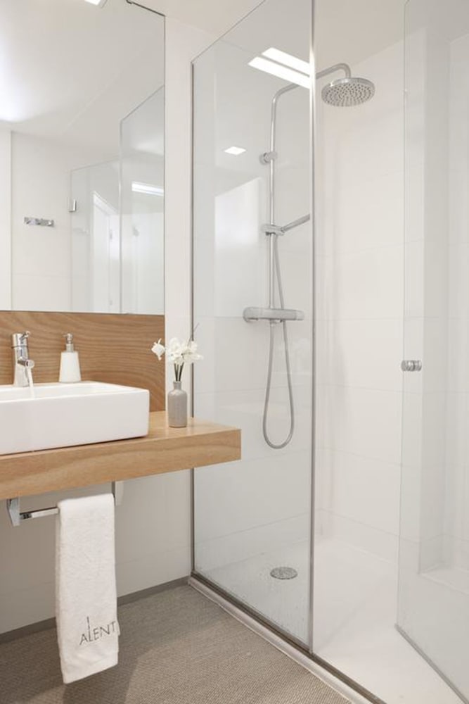 Classic Double Room: 1 and 2 adults - Photo 6