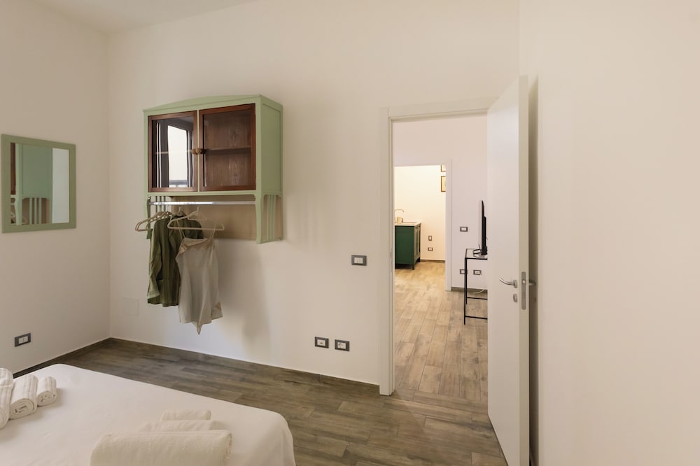 Deluxe Apartment, 1 King Bed with Sofa bed