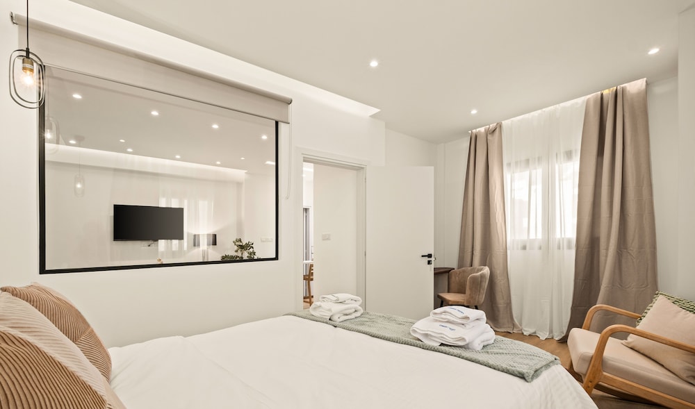 Standard Apartment, City View photo 3