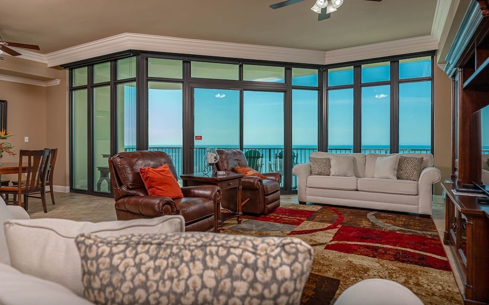 Condo, 3 Bedrooms