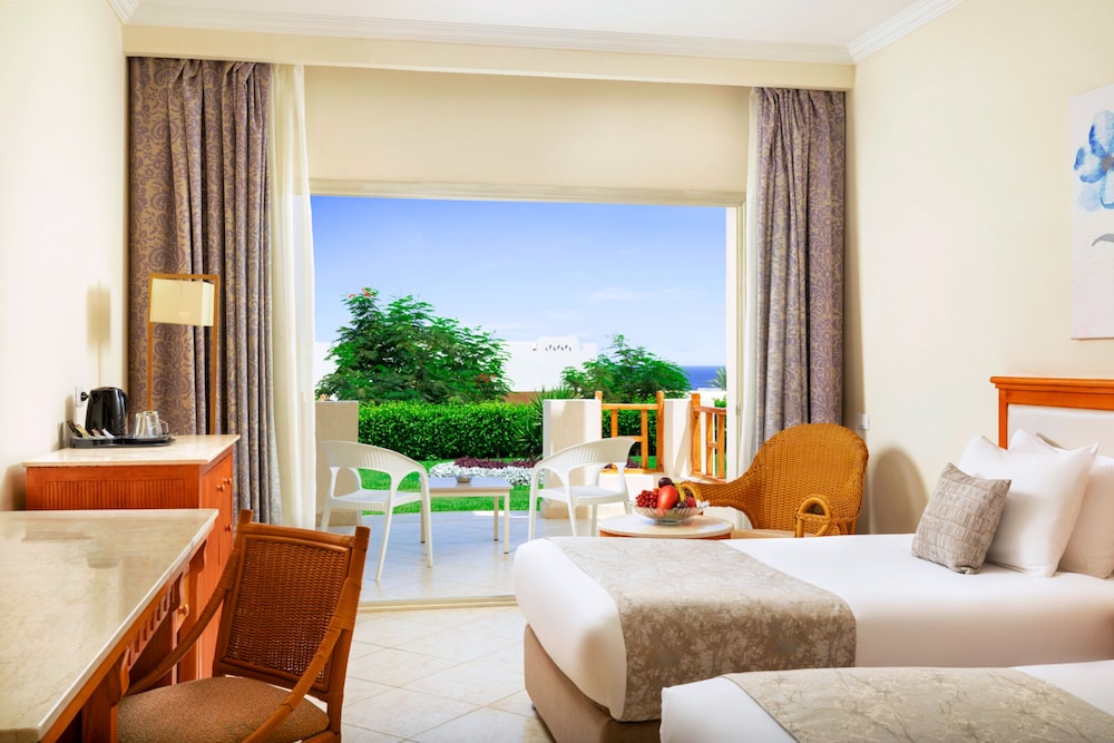 Superior Double or Twin Room, Garden View photo 2