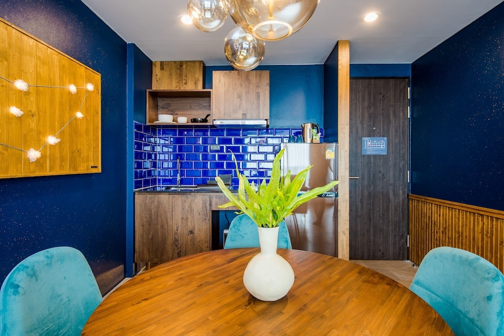 One-Bedroom Suite - Photo 10
