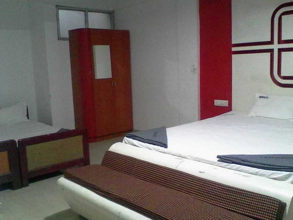 Deluxe Room, 1 Double Bed, City View photo 1