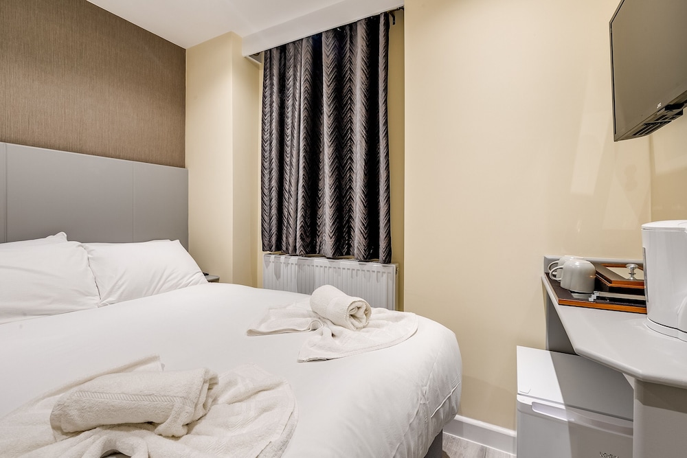 Luxury Double Room, Ensuite (Small) photo 2