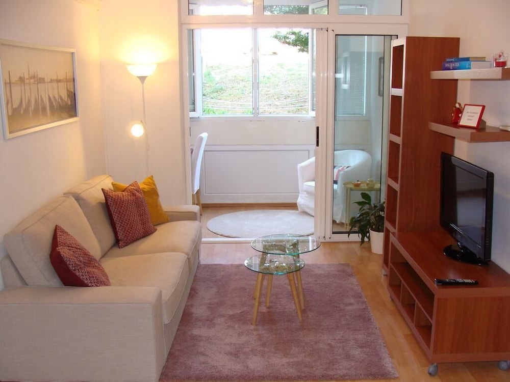 Apartment (Two Bedroom Apartment with Balcony)