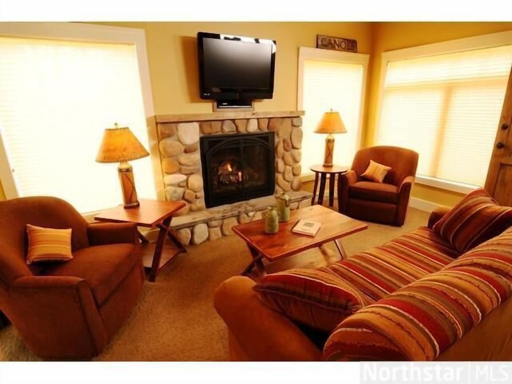 Cabin, 3 Bedrooms, Lake View photo 3