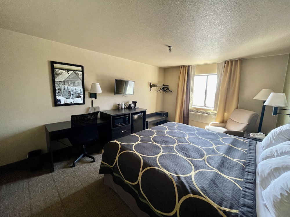 Standard Room, 1 King Bed - Photo 3