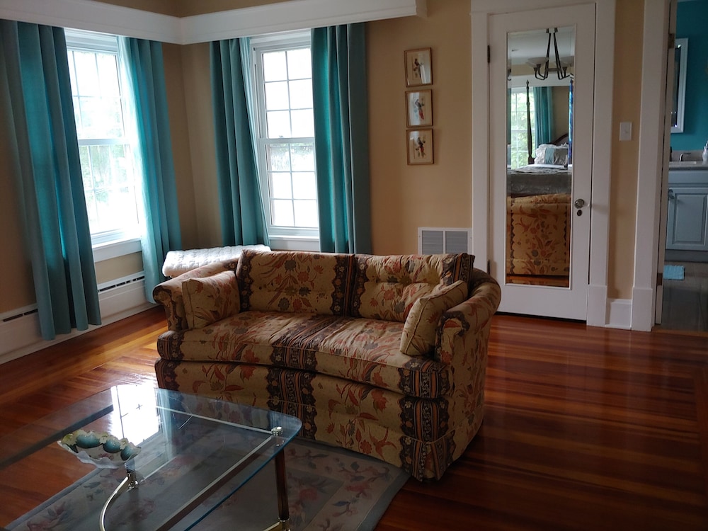 Luxury Suite photo 1
